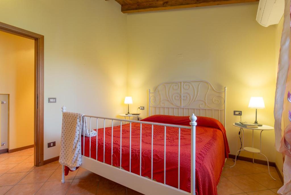 A bed or beds in a room at Omas Haus