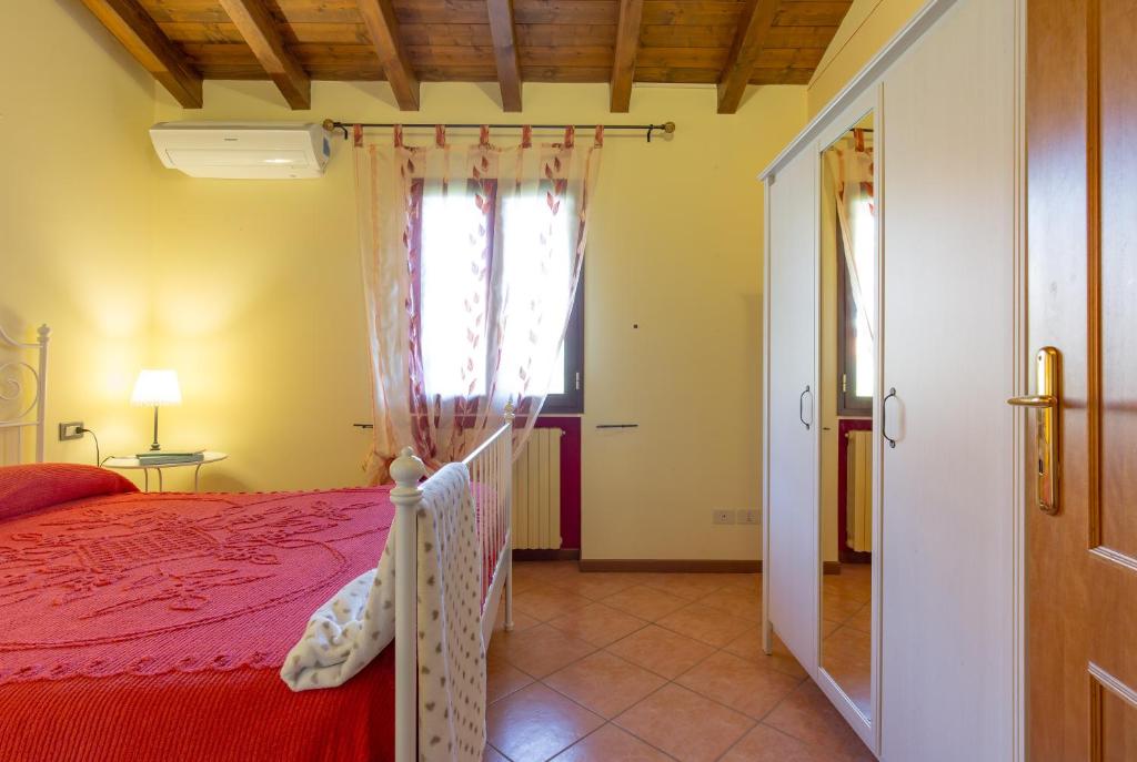 A bed or beds in a room at Omas Haus