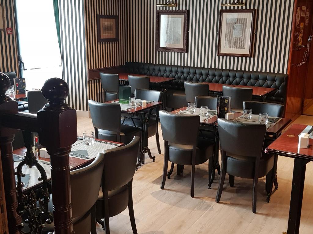 Restaurace v ubytování Hôtel Jeanne D'Arc