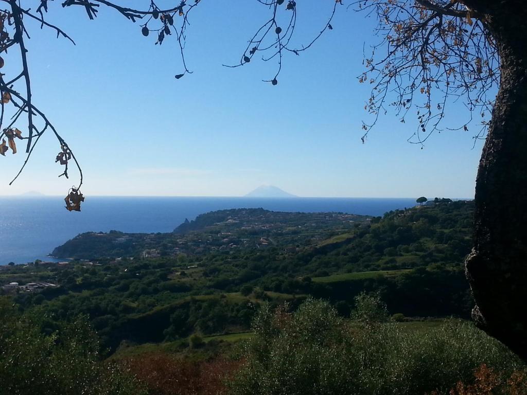 a view of the ocean from the hills at Appartamento Soffio d'Estate in Coccorino