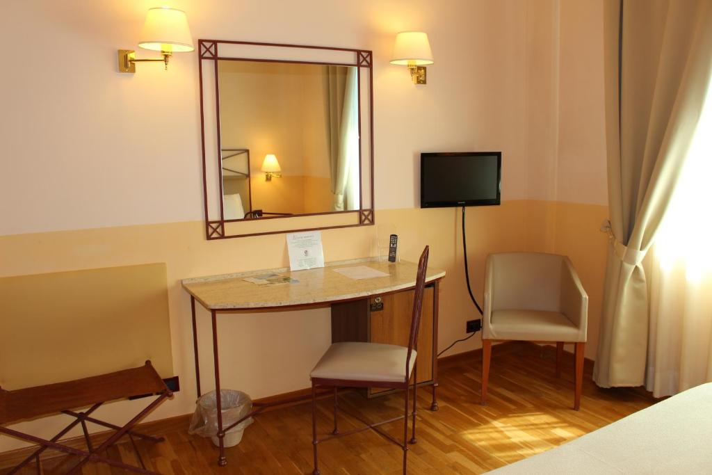 TV a/nebo společenská místnost v ubytování Hotel Semifonte