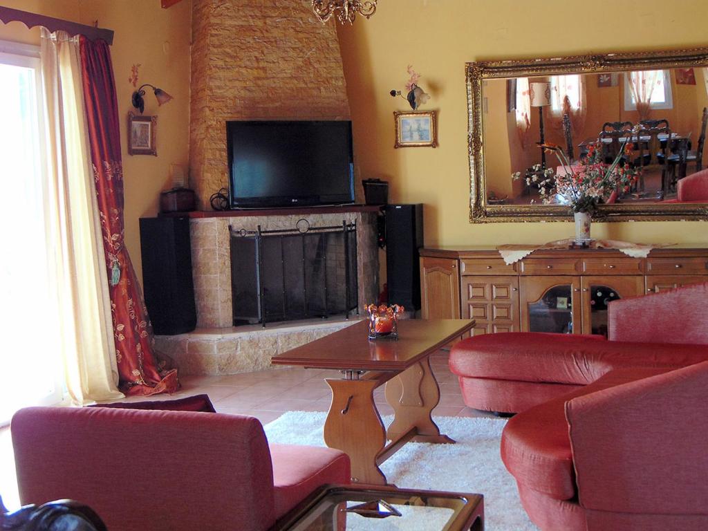 TV a/nebo společenská místnost v ubytování Classical Villa Anta