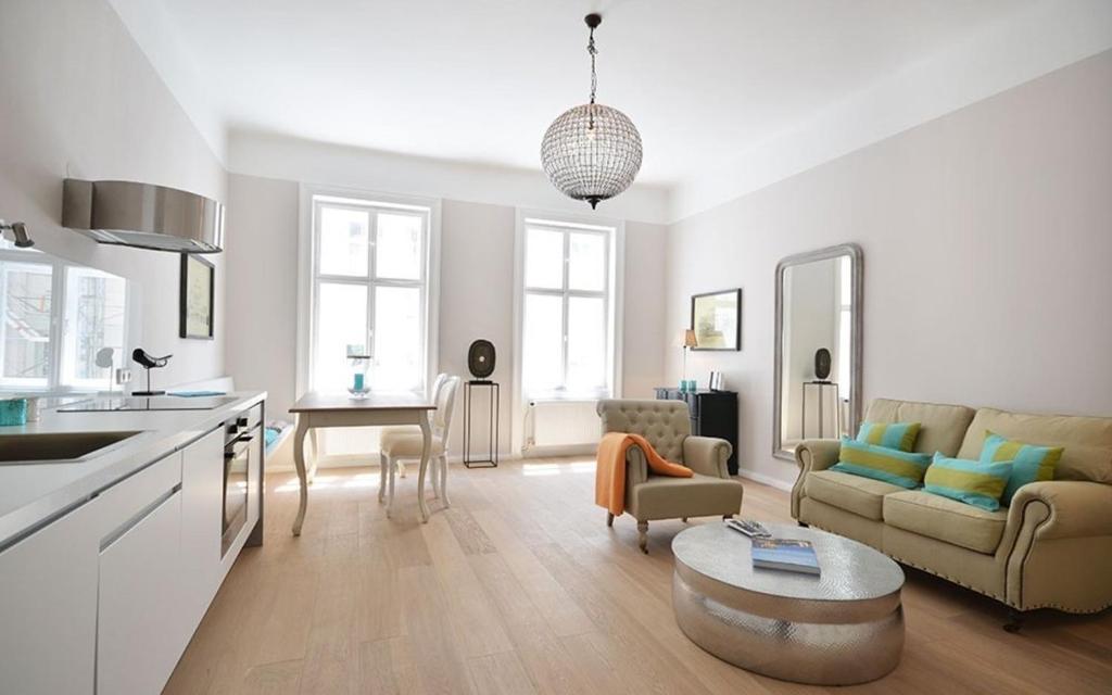 A kitchen or kitchenette at Vienna Residence | Modern, bright business apartment in Vienna city center, Alsergrund