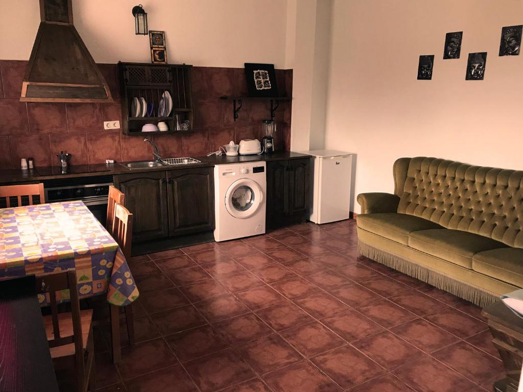 Η κουζίνα ή μικρή κουζίνα στο Acogedor apartamento en San Miguel de Abona