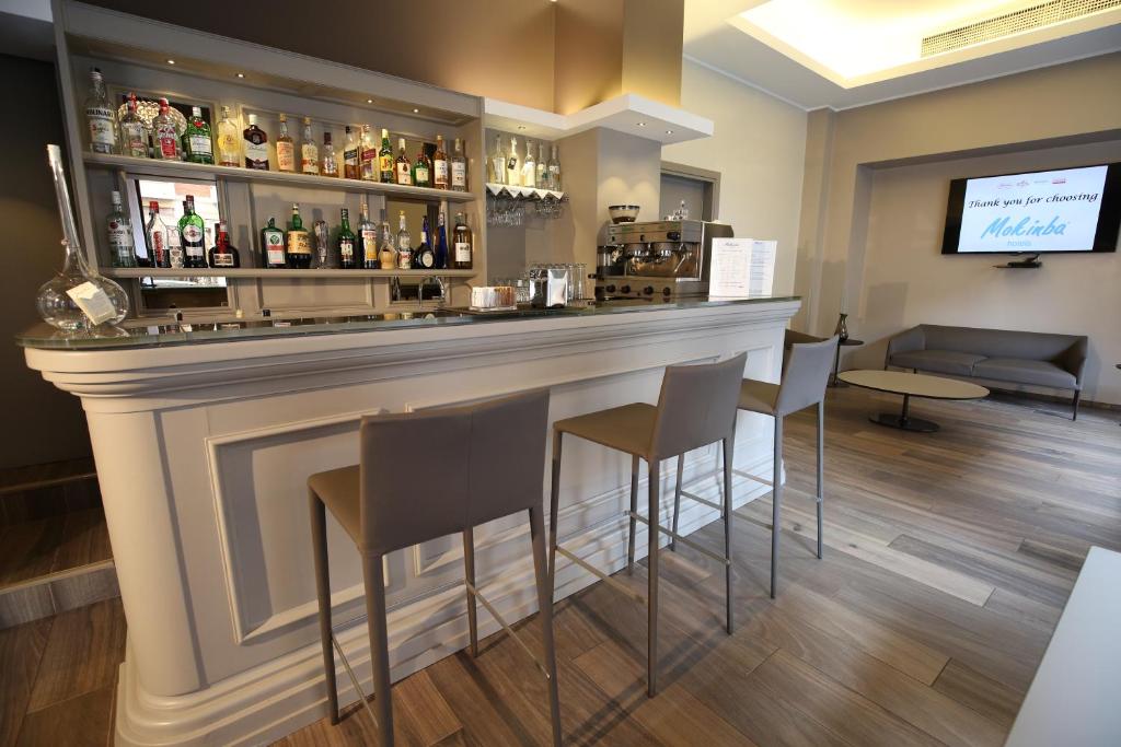 Lounge alebo bar v ubytovaní Mokinba Hotels Baviera