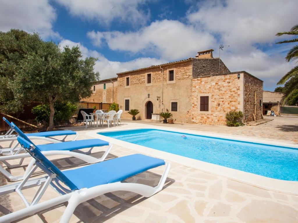 The swimming pool at or close to Finca Ses Comes