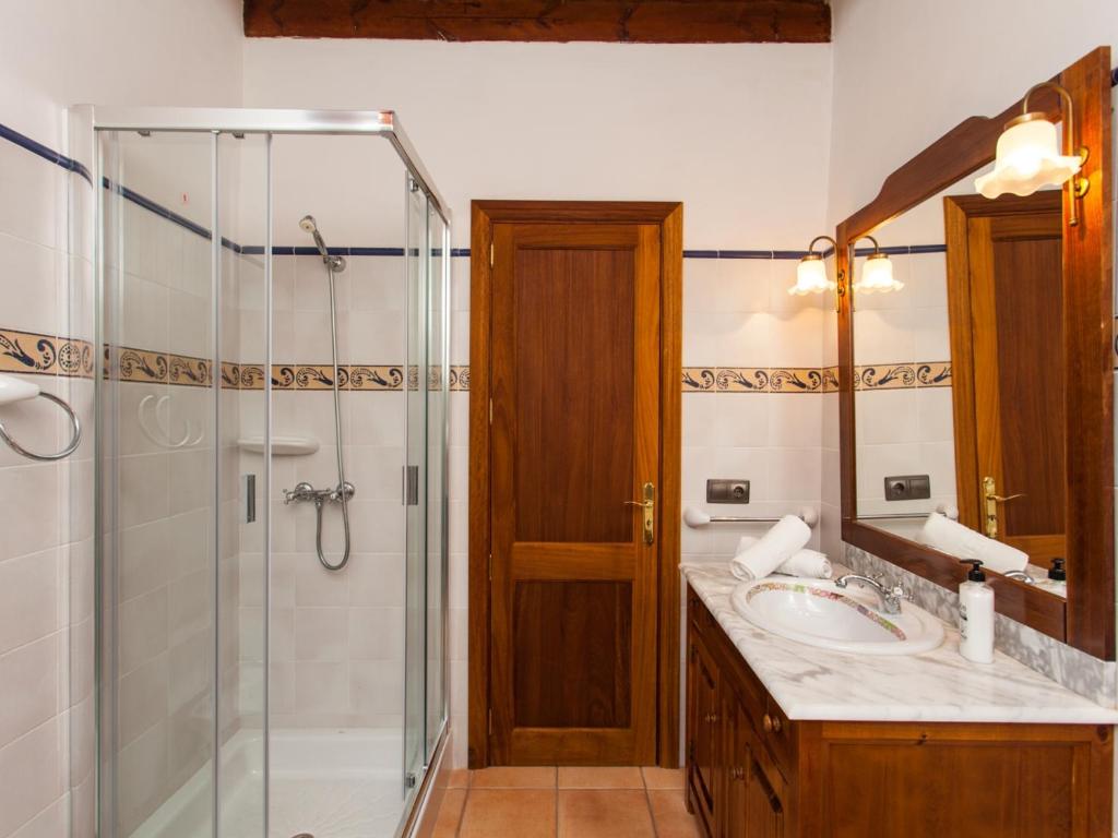 A bathroom at Finca Ses Comes