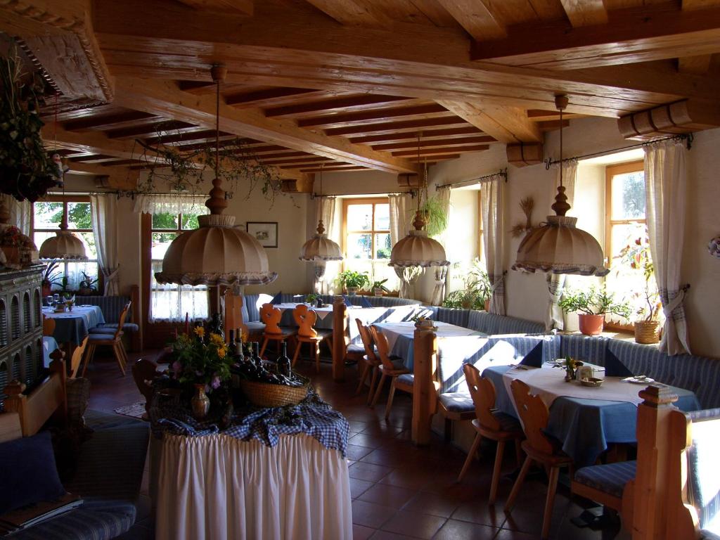 Restaurace v ubytování Gasthof Safenhof