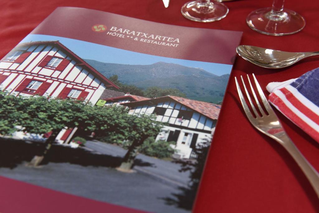 Fotografie z fotogalerie ubytování Logis Hôtel Baratxartea v destinaci Sare