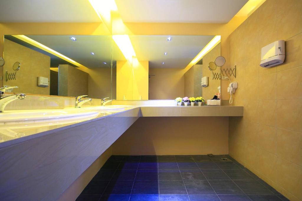 Tuk Tuk Hostel - Resim 8