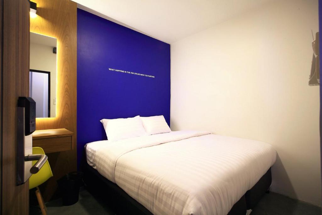 
King Room with Shared Bathroom
