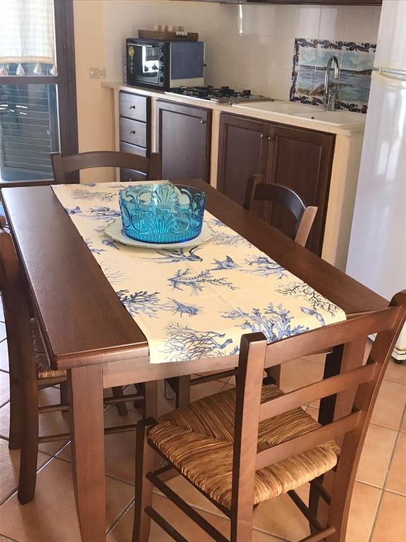 A kitchen or kitchenette at Favignana Margot House