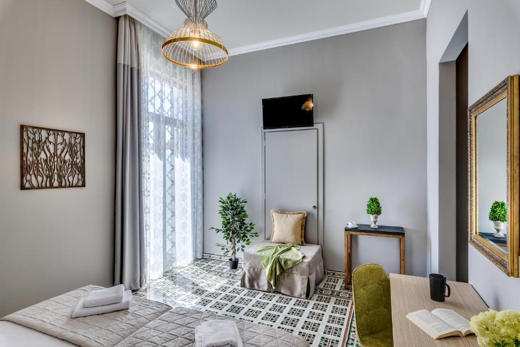 
Spacious Double/Twin Room with Balcony 
