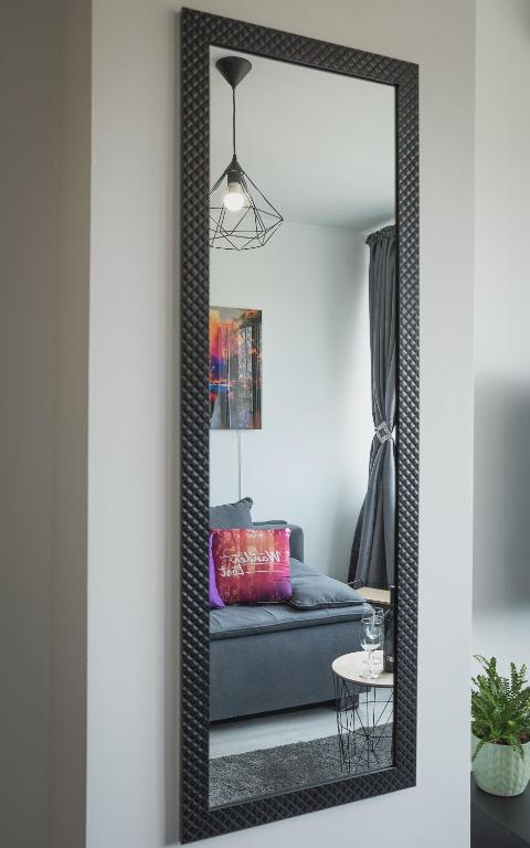Część wypoczynkowa w obiekcie Drop (in) Apartment