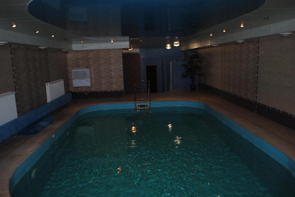 Bazén v ubytování Hotel - restaurant "Lion's heart" nebo v jeho okolí