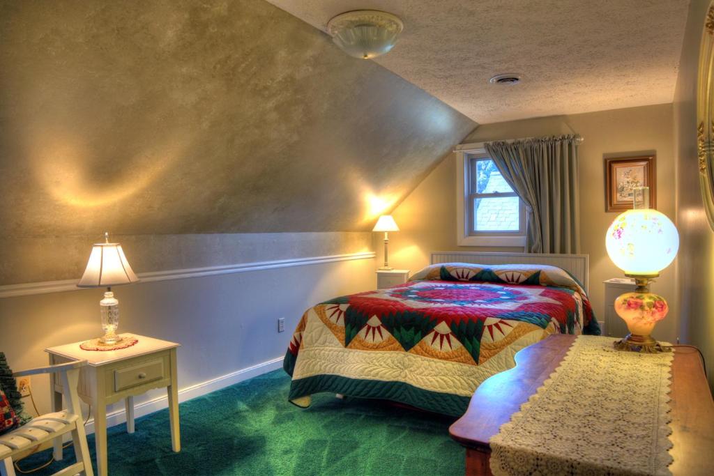 Los Gatos Bed & Breakfast - Suite With Balcony