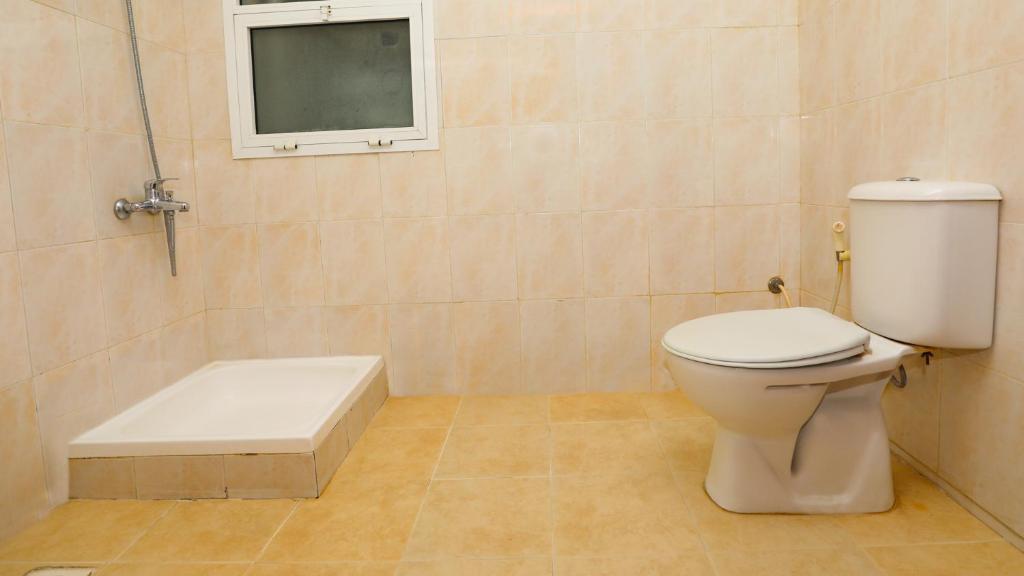 Koupelna v ubytování ltlalat Al Shorouq Hotel