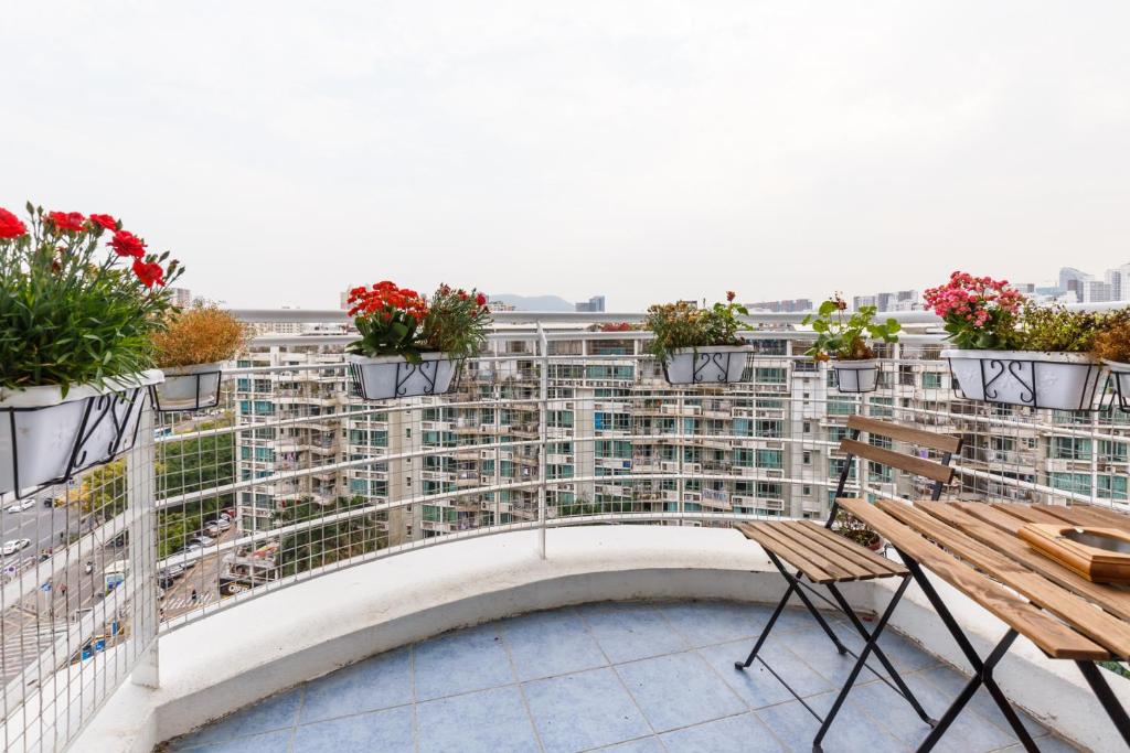 Balkón nebo terasa v ubytování Shenzhen New Swan Castle Apartment
