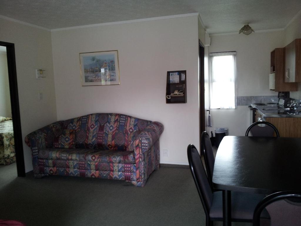 Ace High Motor Inn - Resim 24