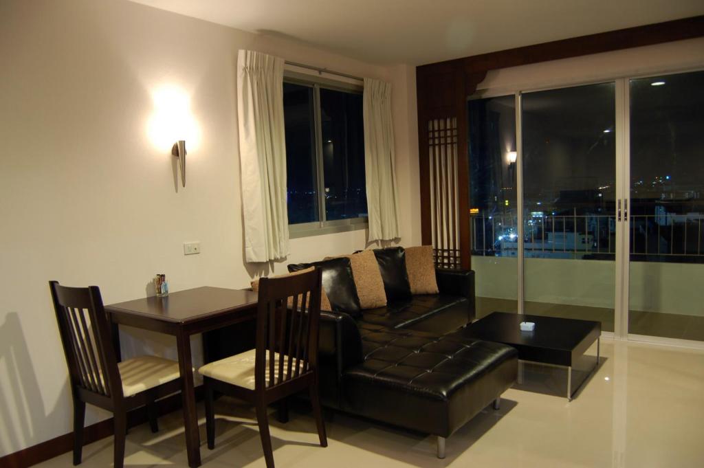 Posezení v ubytování Baan Manthana Hotel, Hua Hin