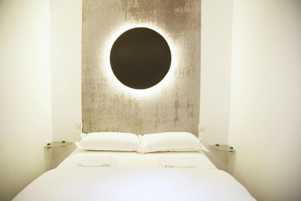 Un ou plusieurs lits dans un hébergement de l'établissement Grenelle - Beautiful flat in central Paris