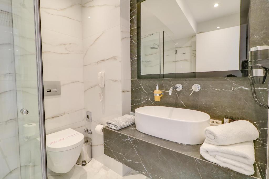 Vannituba majutusasutuses Palace Hotel Glyfada