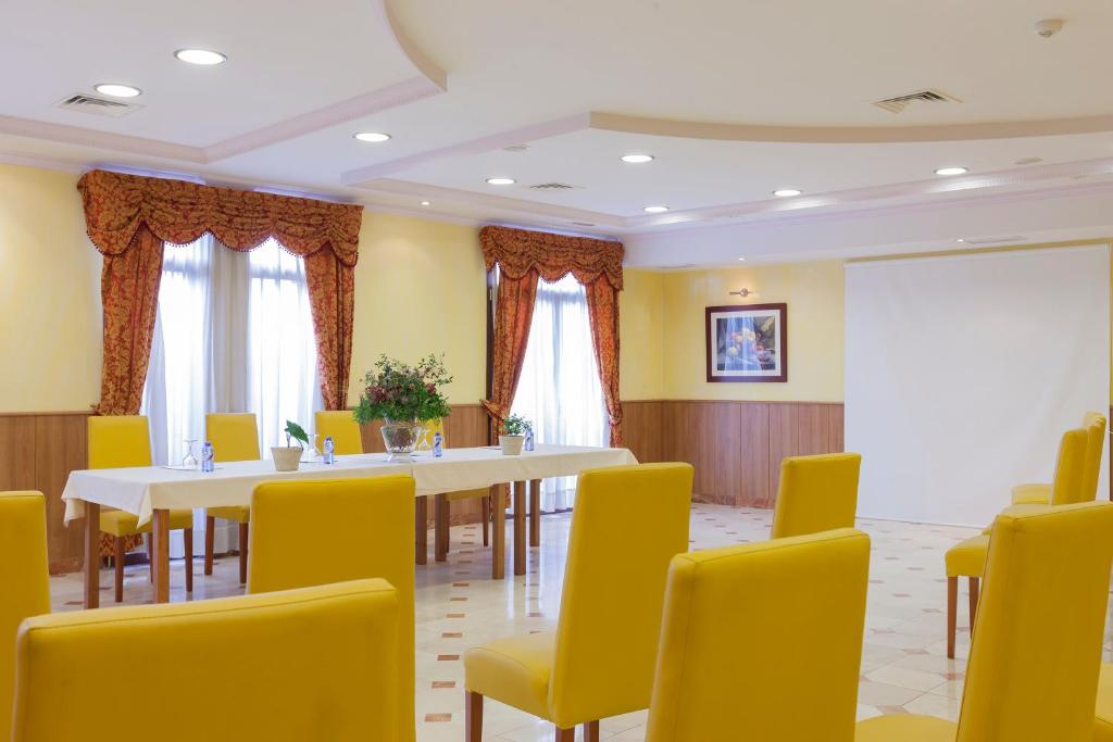 Agora Juan de Austria - Resim 30