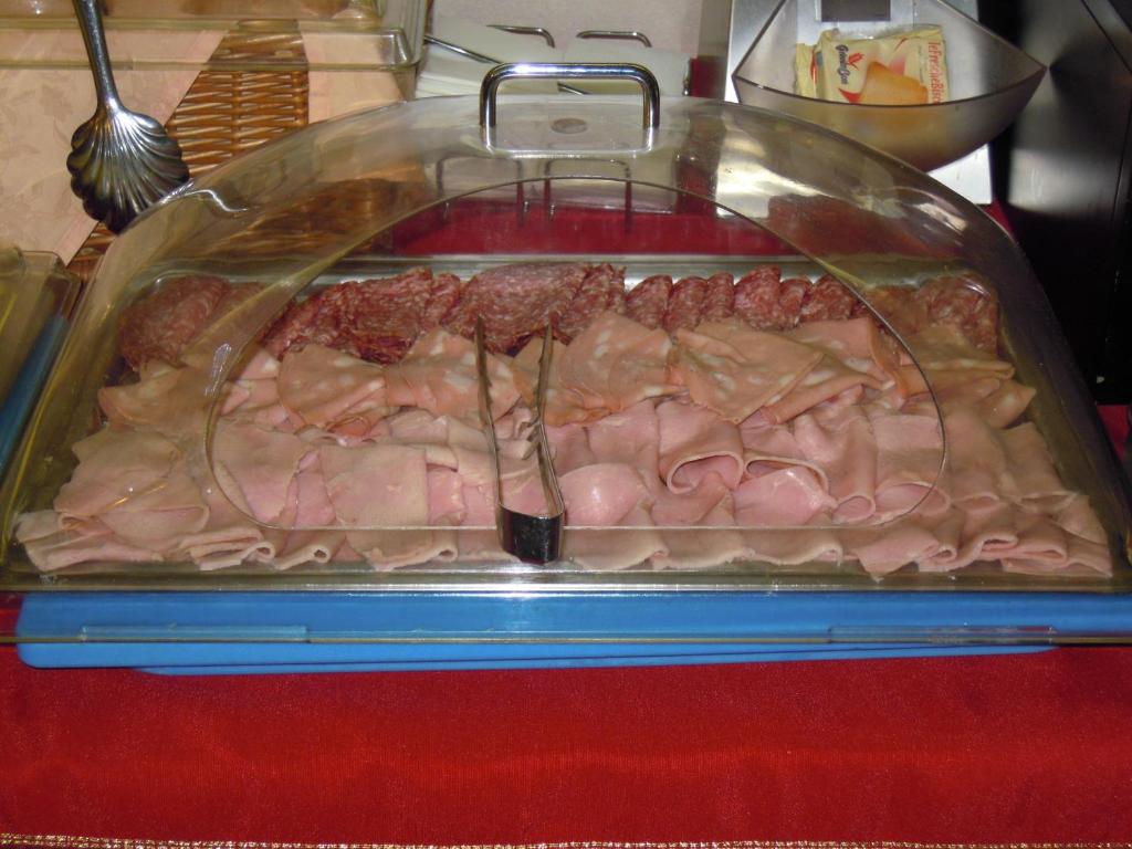 Jídlo v hotelu nebo okolí