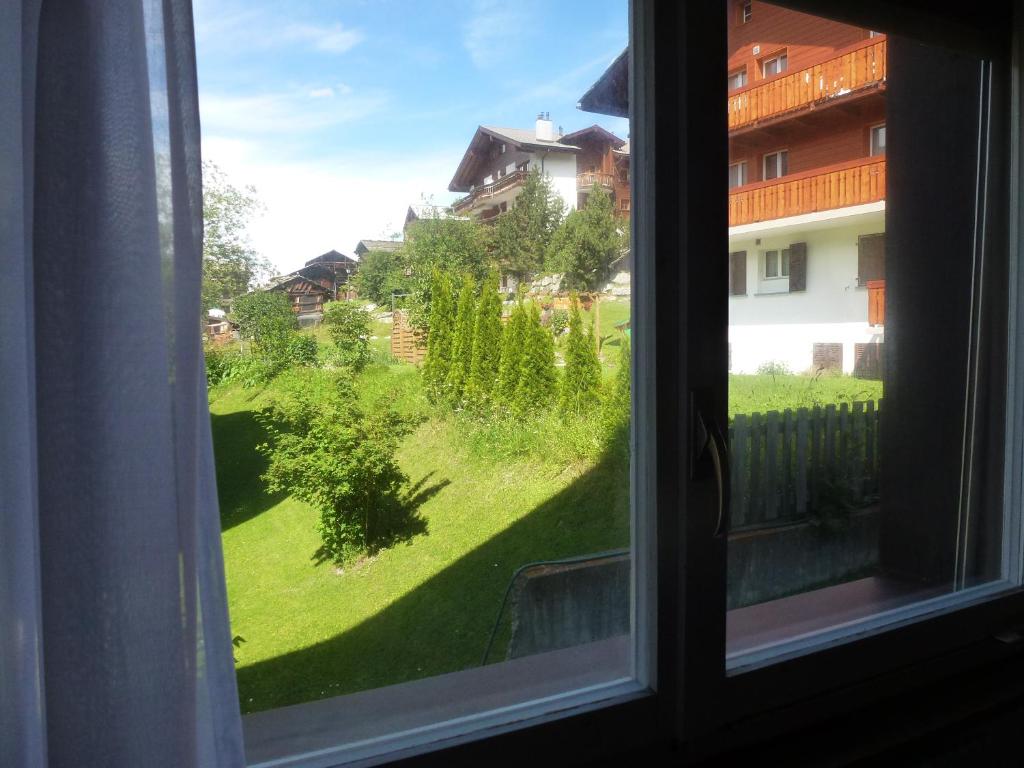 En hage utenfor Haus Silberblick Anrig