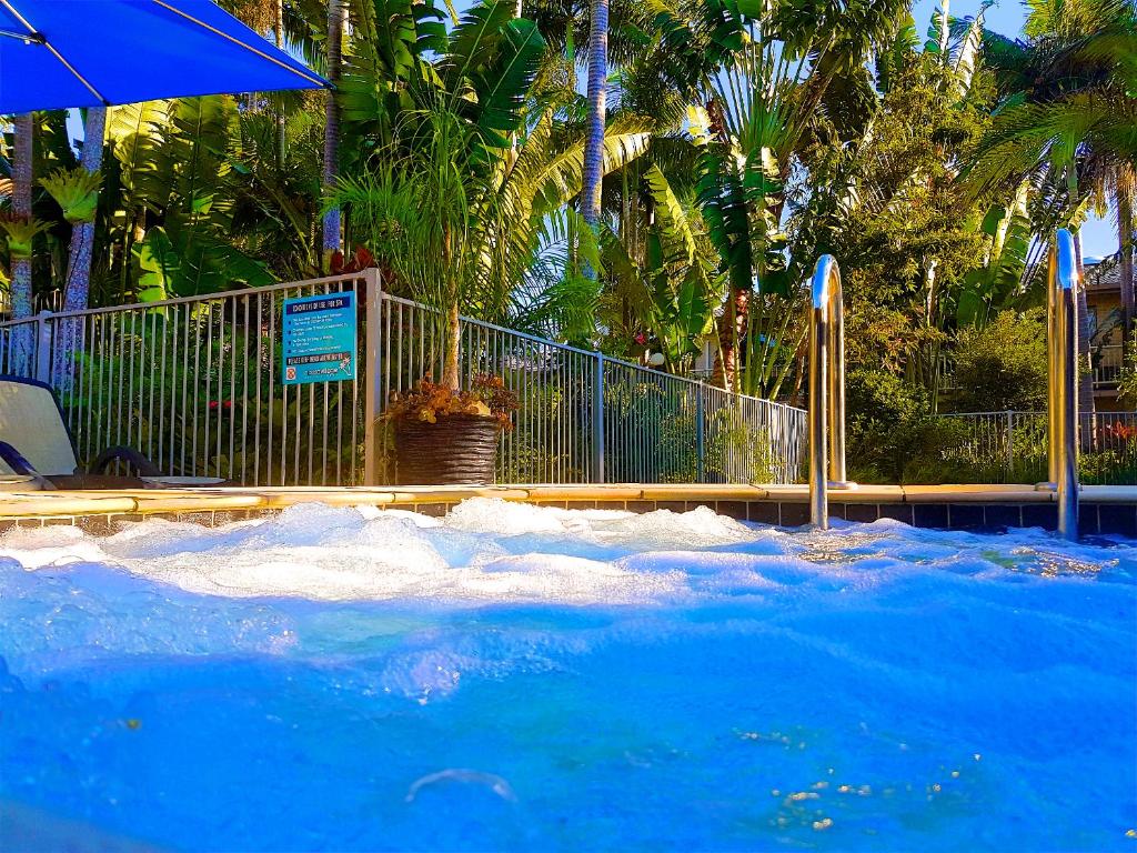 Bazén v ubytování Noosa Village River Resort nebo v jeho okolí