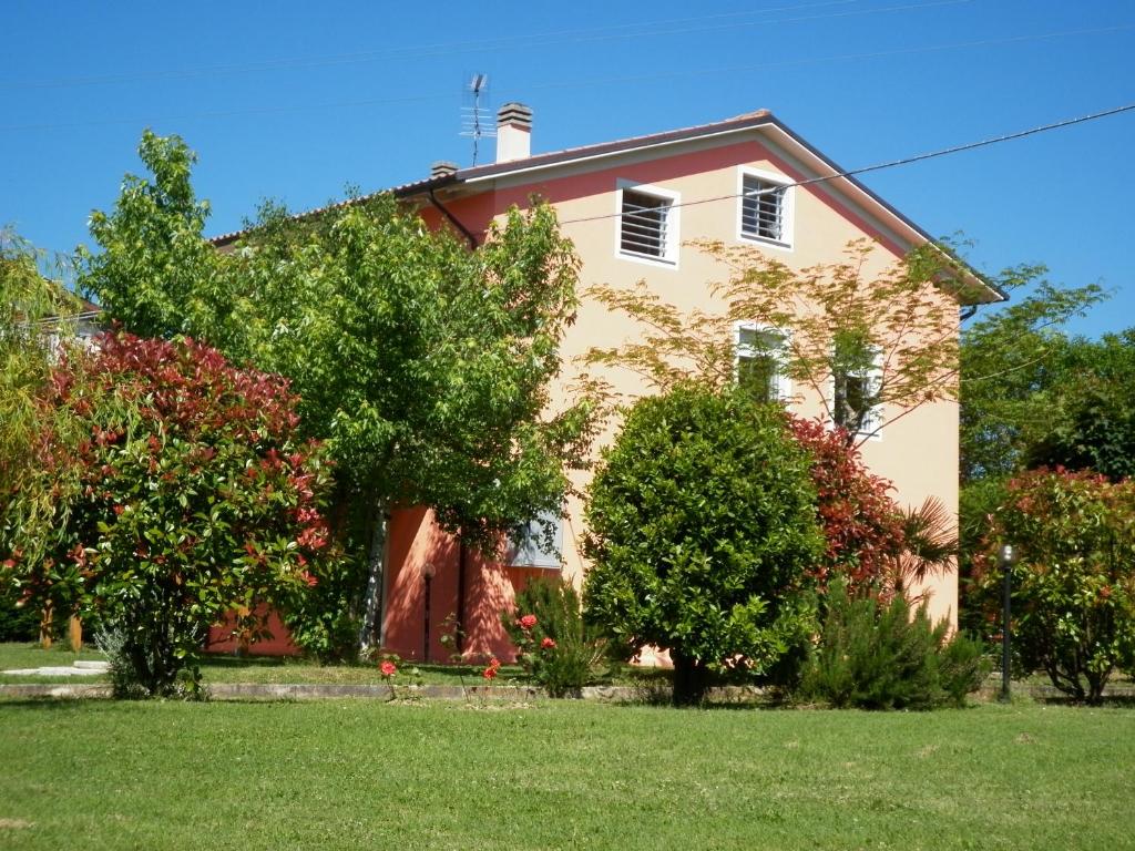 A garden outside Villa Jolanda