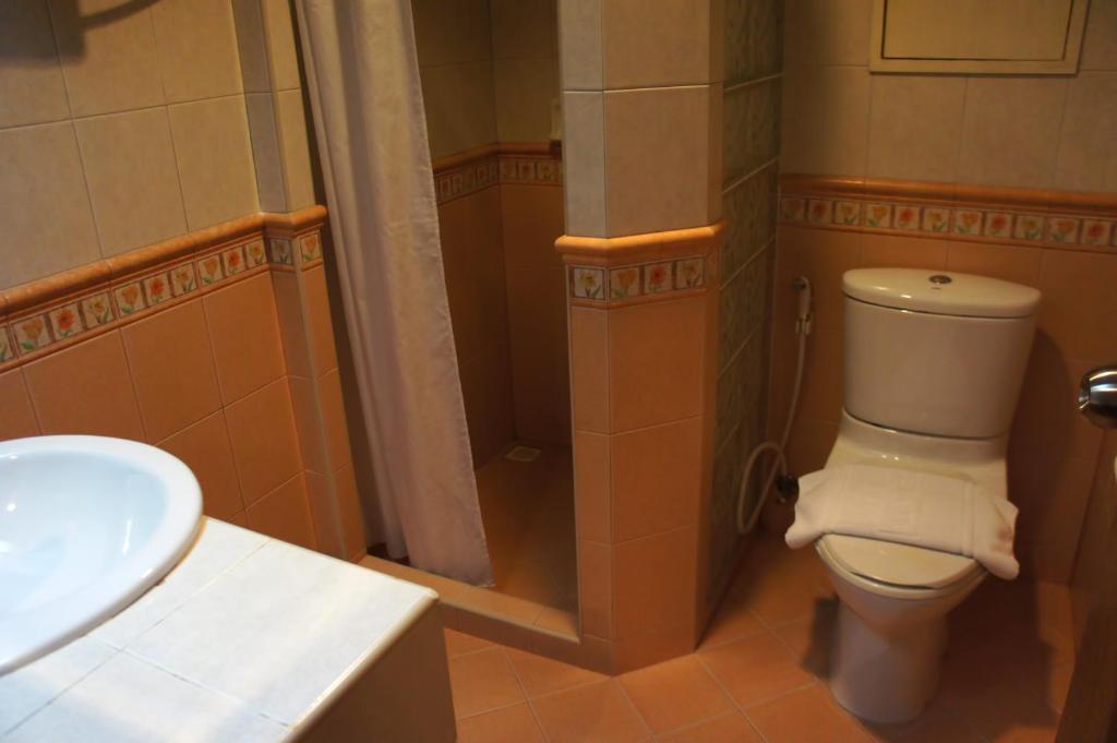 Safari Beach Hotel Patong - Resim 18