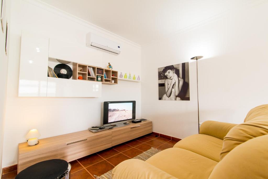 Santa Luzia Residence Apartamento T2 com Piscina & Wi-Fi - Two-Bedroom Apartment