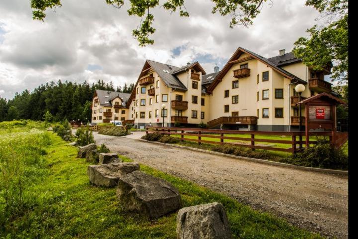 Budova, v ktorej sa apartmán nachádza