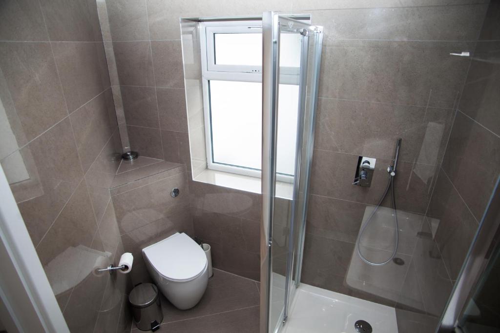 Goldbeaters House - Single Room With Shower