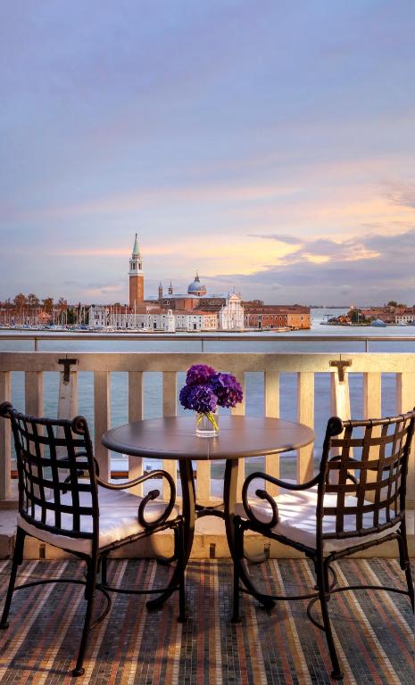 
Luxury Lagoon w Balcony, Guest room, Lagoon view, Excelsior
