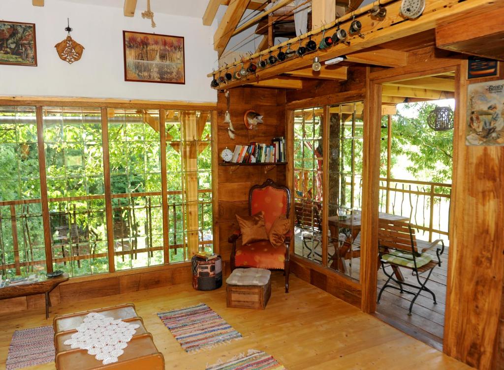 Balkón nebo terasa v ubytování Treehouse Resnice -Mrežnica