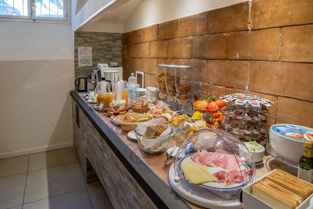 Jedlo v ubytovaní bed & breakfast alebo blízkom okolí