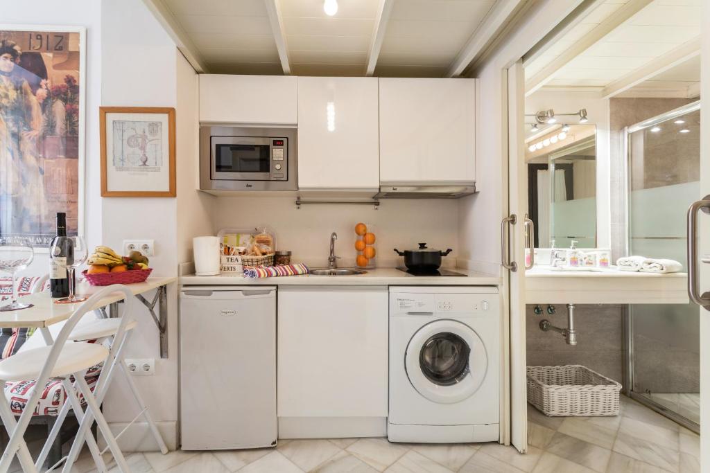 Kuchyň nebo kuchyňský kout v ubytování Sevilla Home Center