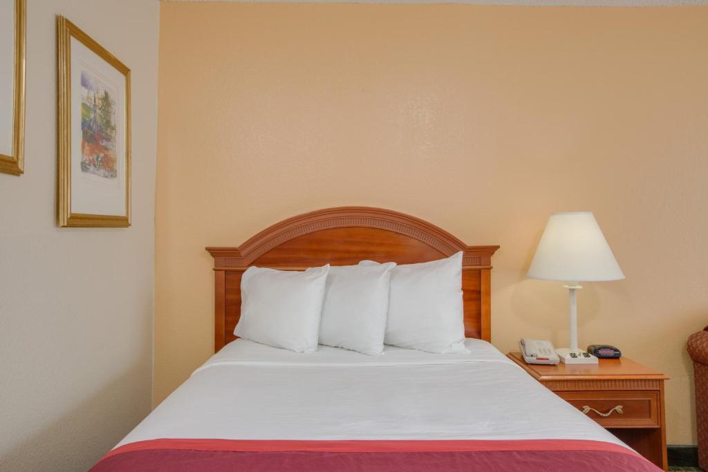 Days Inn by Wyndham Asheville West - Deluxe Doppelzimmer – Barrierefrei/Nichtraucher