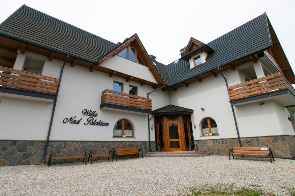 Budova, v ktorej sa vila nachádza