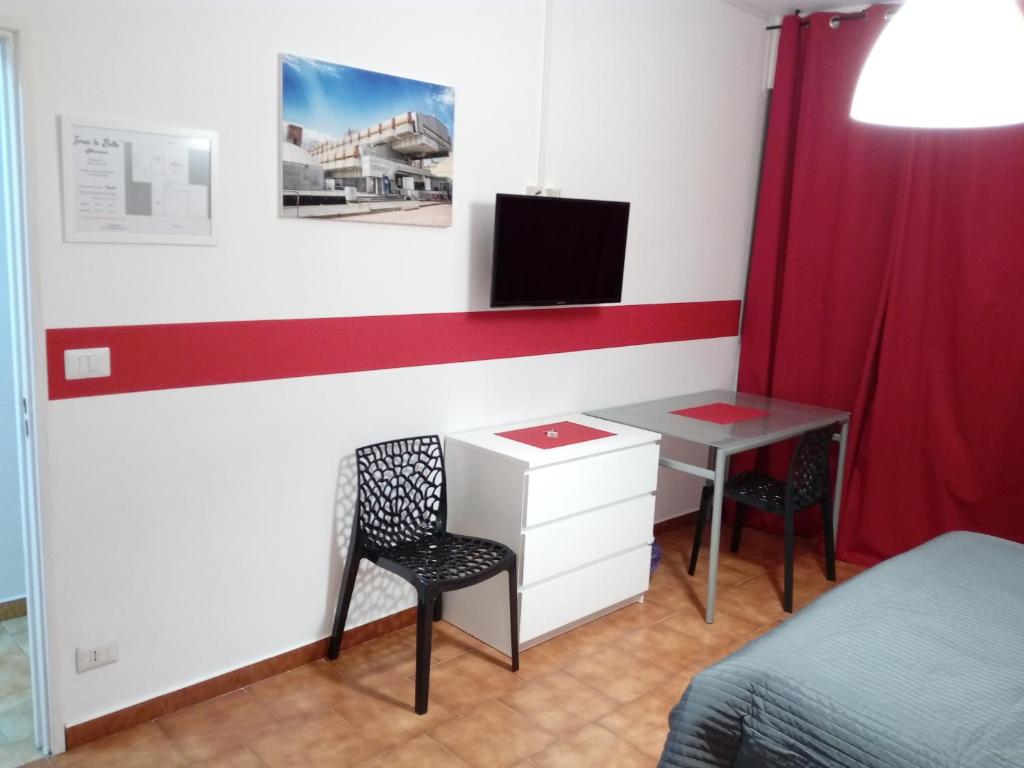 TV a/nebo společenská místnost v ubytování Ivrea la Bella
