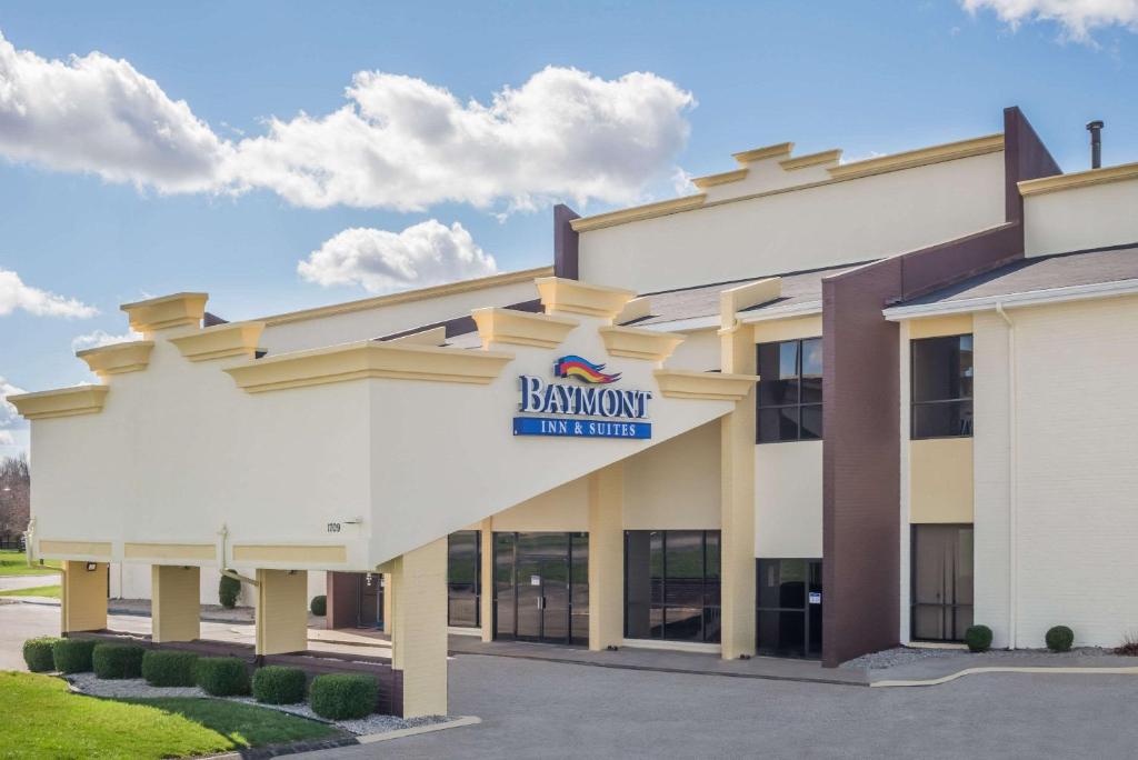 a rendering of the front of a newly constructed hotel at Baymont by Wyndham Kokomo in Kokomo
