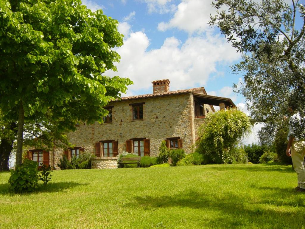 A garden outside Agriturismo Cornieto