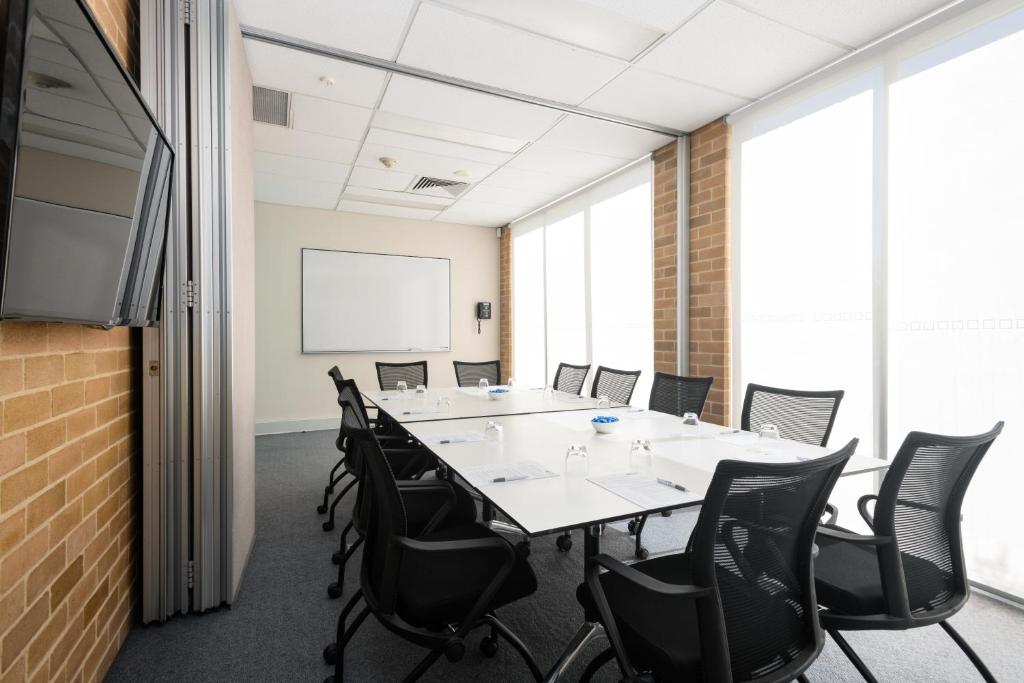 Lakeside Hotel and Conference Centre - Resim 16