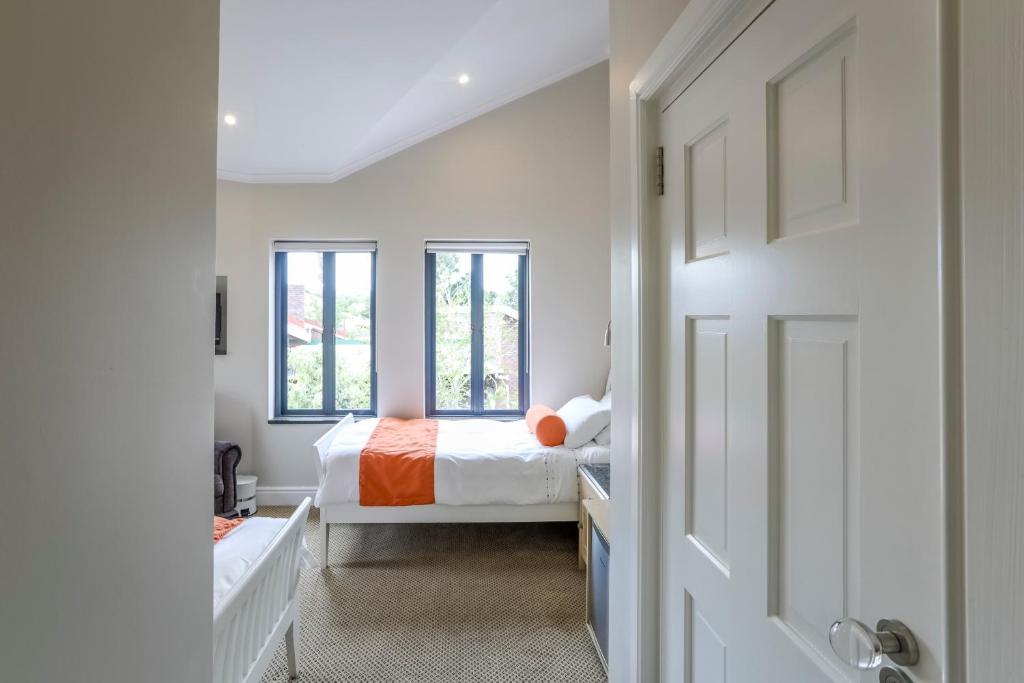 Orange Inn Knysna - Image 21