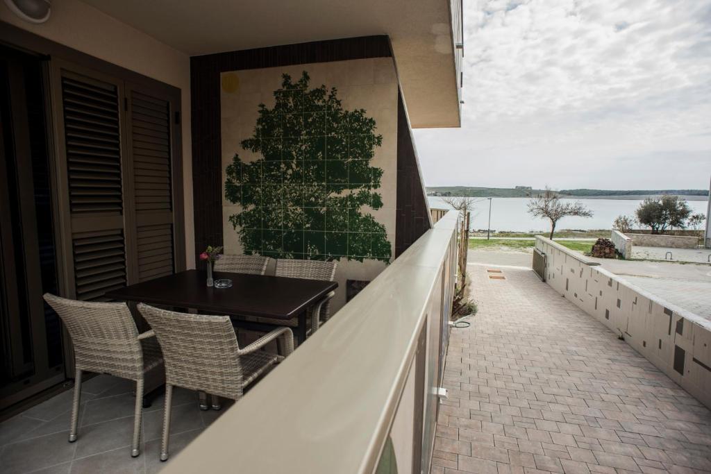 Balkón nebo terasa v ubytování Apartments Svijet Mora 2