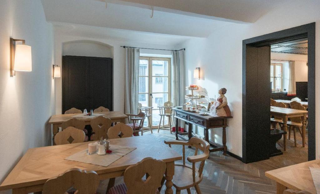 Posezení v ubytování Gasthaus - Hotel FUCHS