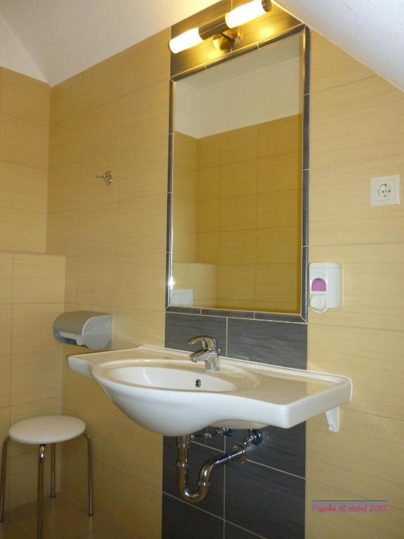 Koupelna v ubytování Paprika M1 Hotel