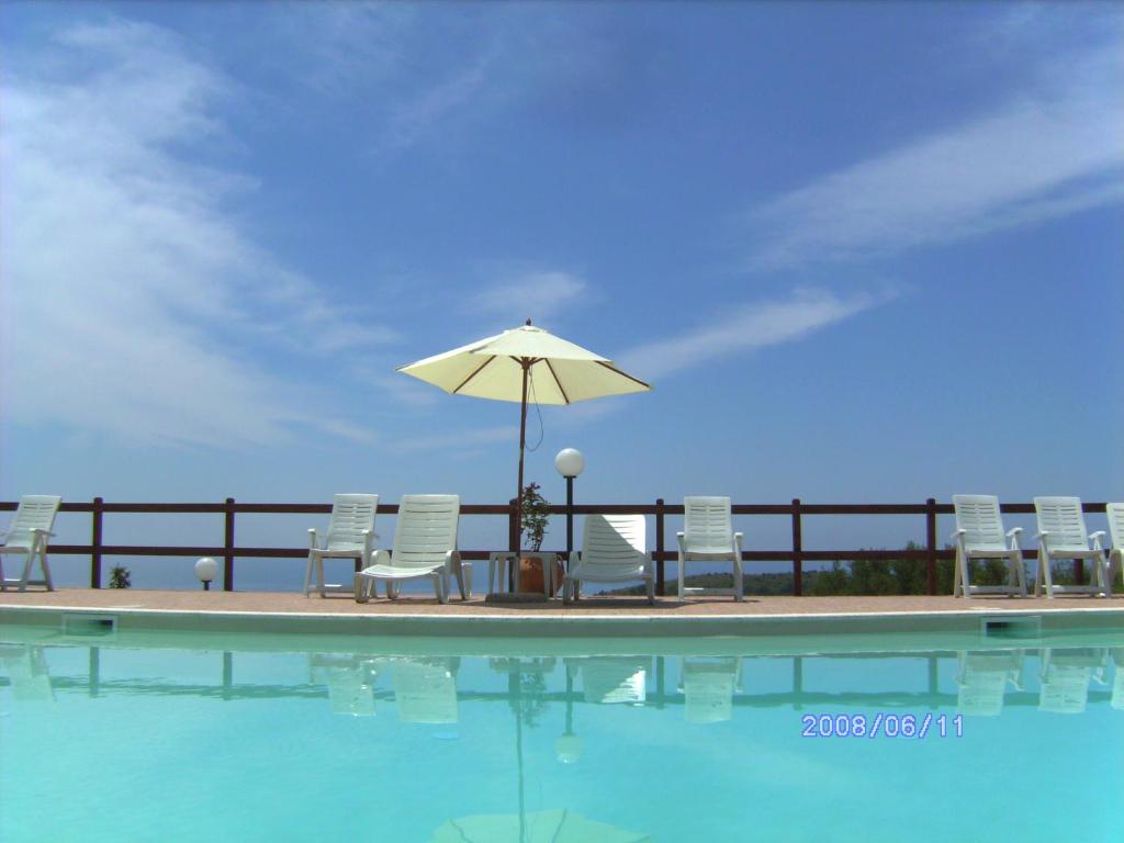Basen w obiekcie Resort Paradise Marina di Camerota lub w pobliżu